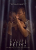 Naples in Veils 2017 filme cenas de nudez