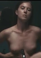 Numb 2016 filme cenas de nudez