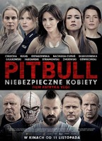 Pitbull: Tough Women (2016) Cenas de Nudez