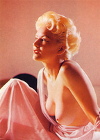 Playboy Playmate of the Month July 1955 (1955) Cenas de Nudez