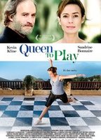 Queen to Play (2009) Cenas de Nudez