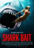 Shark Bait 2022 filme cenas de nudez