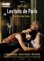Sous les toits de Paris (2007) Cenas de Nudez