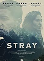 Stray (2018) Cenas de Nudez