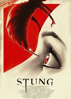 Stung (2015) Cenas de Nudez