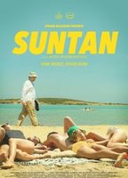 Suntan (2016) Cenas de Nudez