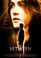 The Between (2013) Cenas de Nudez