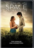 The Space Between Us 2017 filme cenas de nudez