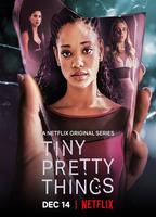 Tiny Pretty Things 2020 filme cenas de nudez