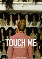 Touch Me 2019 filme cenas de nudez