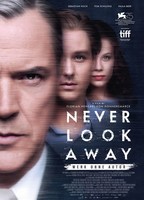Never Look Away (2018) Cenas de Nudez