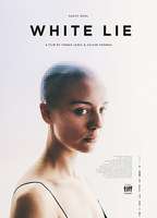 White Lie 2019 filme cenas de nudez