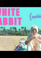 White Rabbit (2018) Cenas de Nudez