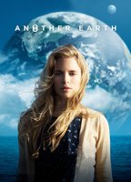 Another Earth (2011) Cenas de Nudez