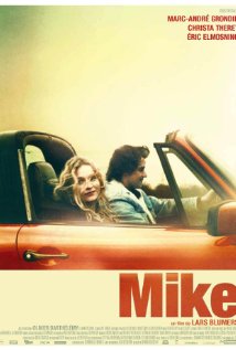 Mike (2011) Cenas de Nudez