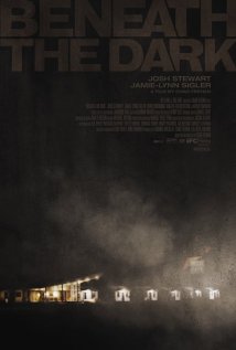 Beneath the Dark (2010) Cenas de Nudez