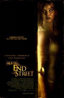 House at the End of the Street (2012) Cenas de Nudez