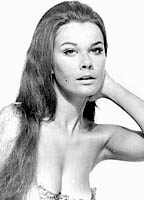 Imogen Hassall nua