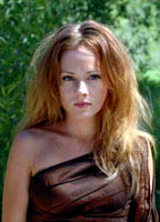 Kelly Stables nua