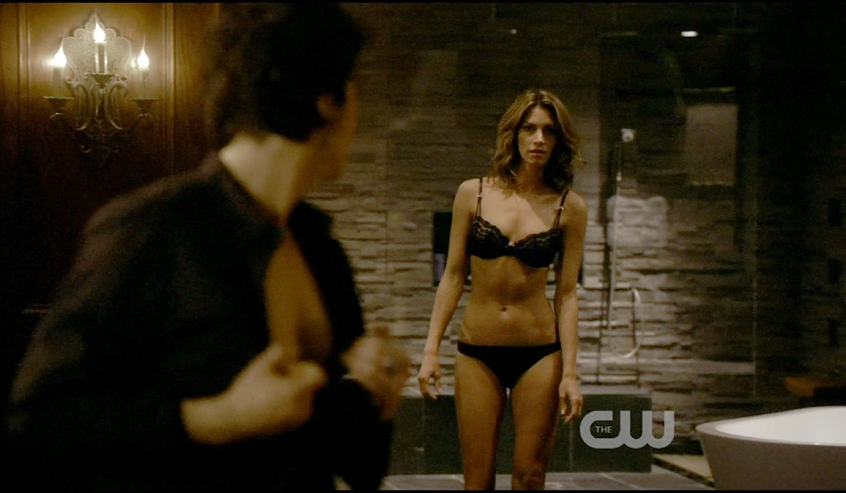 Dawn Olivieri Nua Em The Vampire Diaries 0564