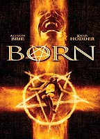 Born (2007) Cenas de Nudez