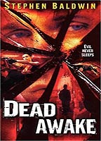 Dead Awake (2001) Cenas de Nudez