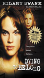 Dying to Belong (1997) Cenas de Nudez