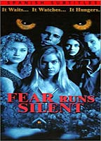 Fear Runs Silent (1999) Cenas de Nudez