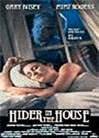 Hider in the House (1989) Cenas de Nudez