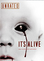 It's Alive (2009) Cenas de Nudez