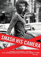 Smash His Camera 2010 filme cenas de nudez