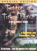 Terror at Tate Manor (2002) Cenas de Nudez