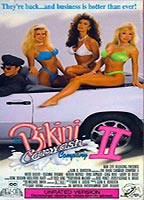 The Bikini Carwash Company II cenas de nudez