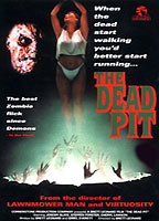 The Dead Pit cenas de nudez