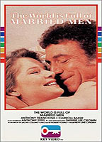 The World is Full of Married Men (1979) Cenas de Nudez