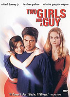 Two Girls and a Guy (1997) Cenas de Nudez