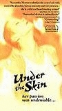 Under the Skin (1997) Cenas de Nudez