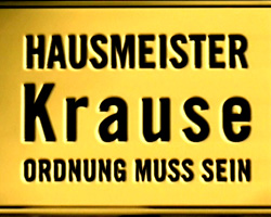 Hausmeister Krause cenas de nudez