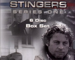 Stingers (1998-2004) Cenas de Nudez