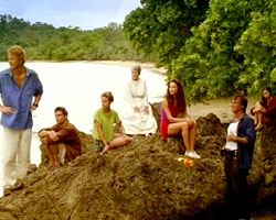 Tribe 1999 filme cenas de nudez