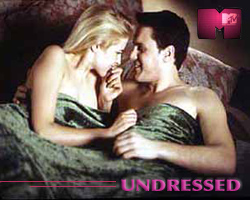 Undressed (1999-2002) Cenas de Nudez