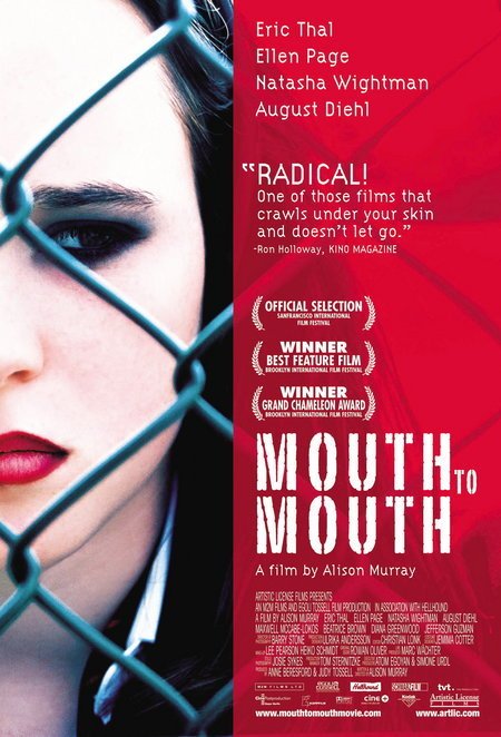 Mouth To Mouth (2005) Cenas de Nudez