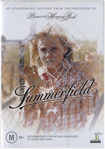 Summerfield (1977) Cenas de Nudez