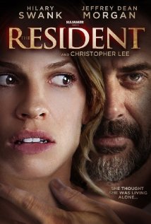 The Resident (2011) Cenas de Nudez