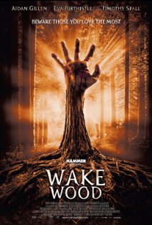 Wake Wood 2011 filme cenas de nudez